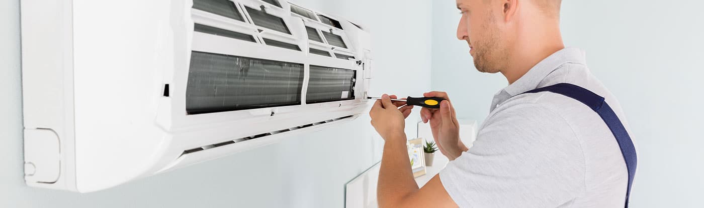 Local Heat Pump Specialist Contractor fixing aircon in wellington CBD